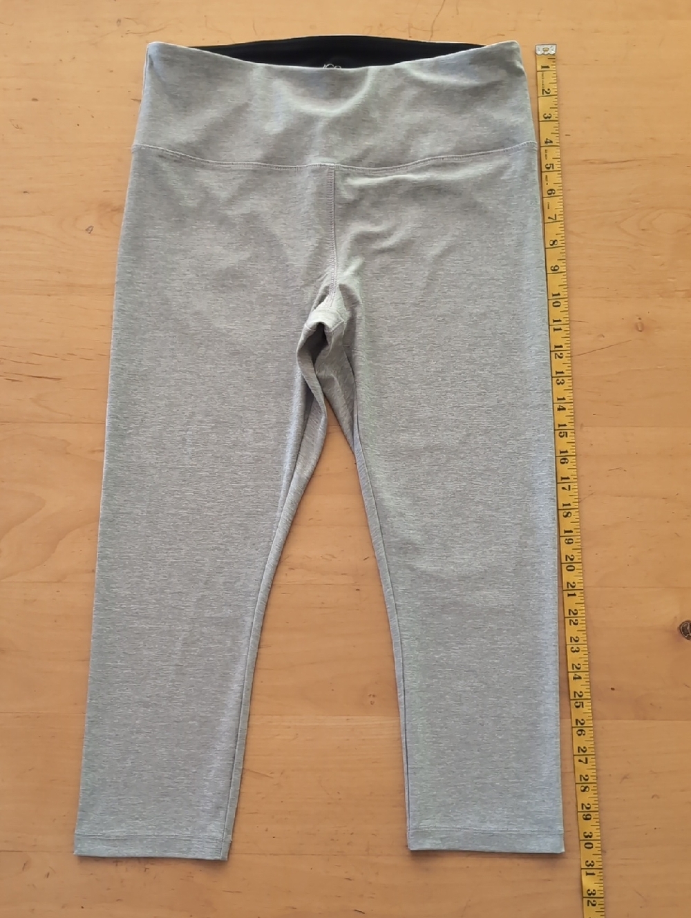 Vogo Athletica Crop Leggings Wm Sz L Light Gray Stretch Like New